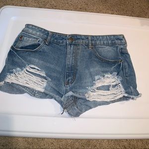 ⭐️Forever 21 denim shorts⭐️